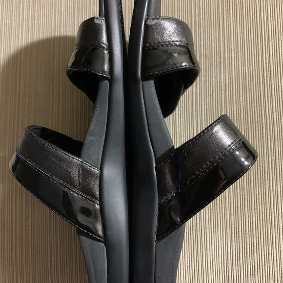 Vionic | Shoes | Vionic Sandals | Poshmark